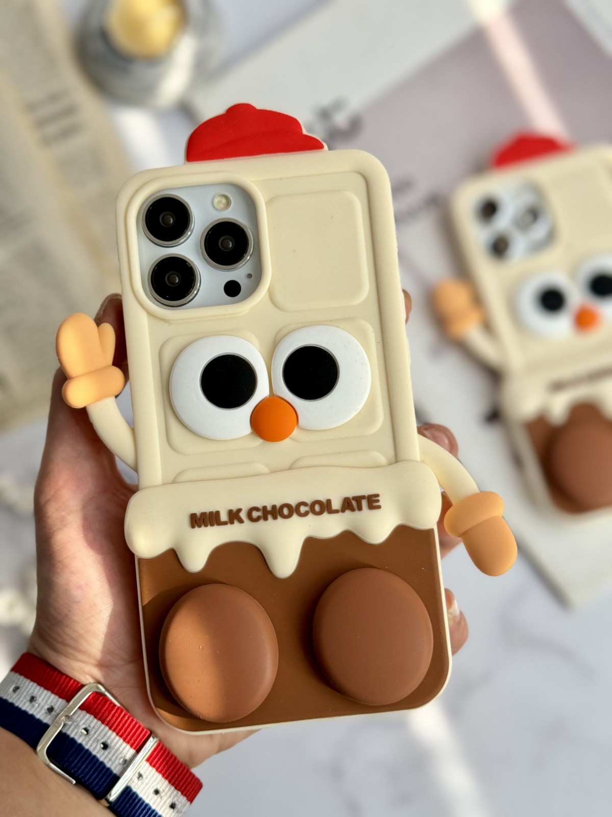 قاب موبایل آیفون شکلات شیری سیلیکونی پا استندشو