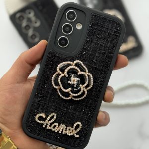 قاب موبایل سامسونگ شنل گل حصیری مشکی ( بدون بند )