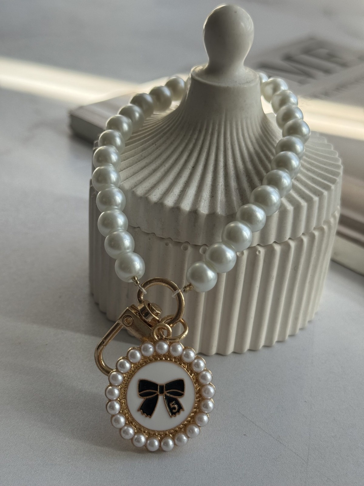 آویز و بند مرواریدی شنل