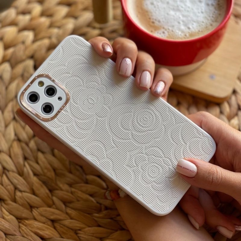 قاب موبایل آیفون چرمی گل شنل داغی