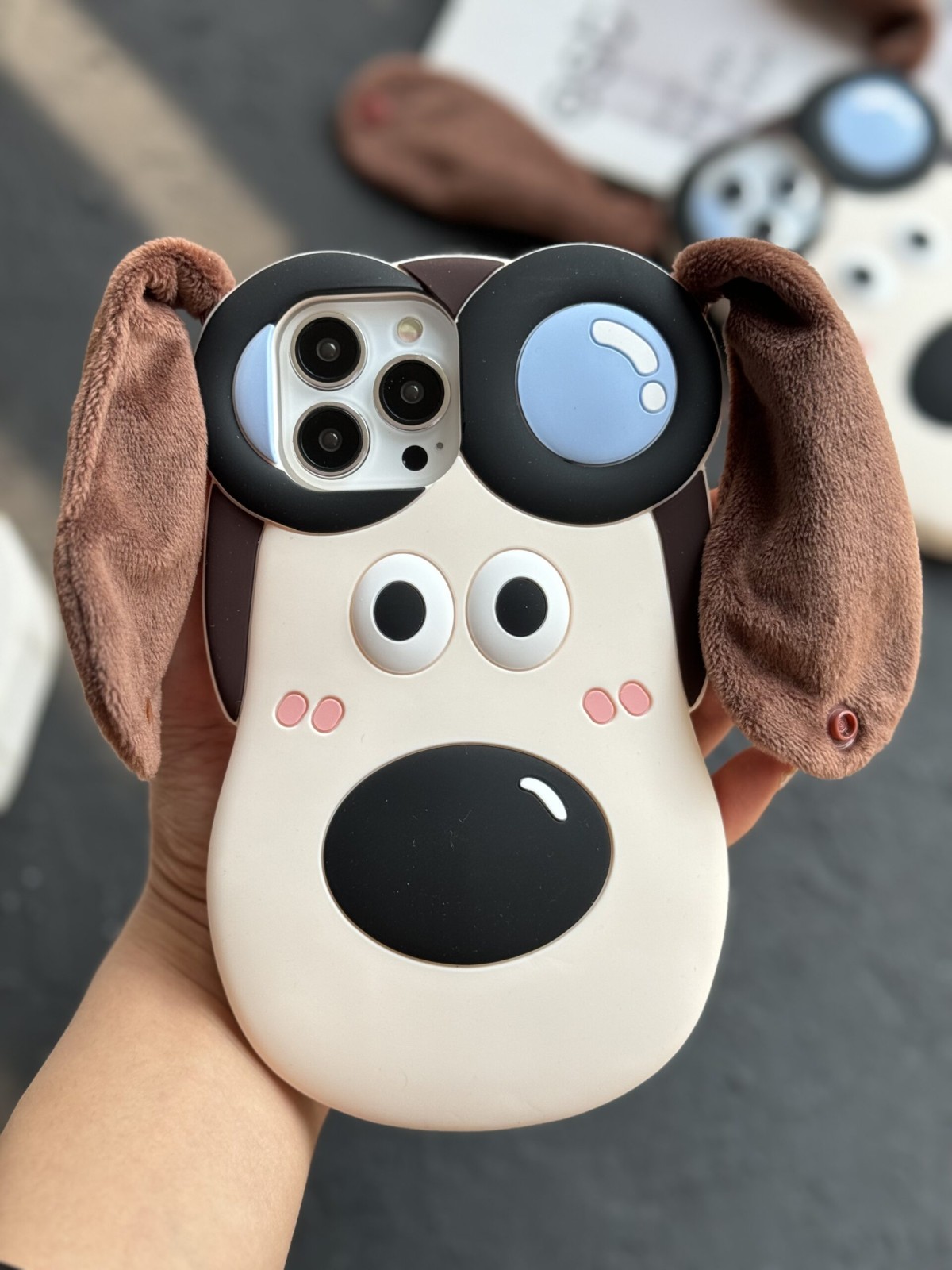 قاب موبایل آیفون سگ خلبان گوشدار