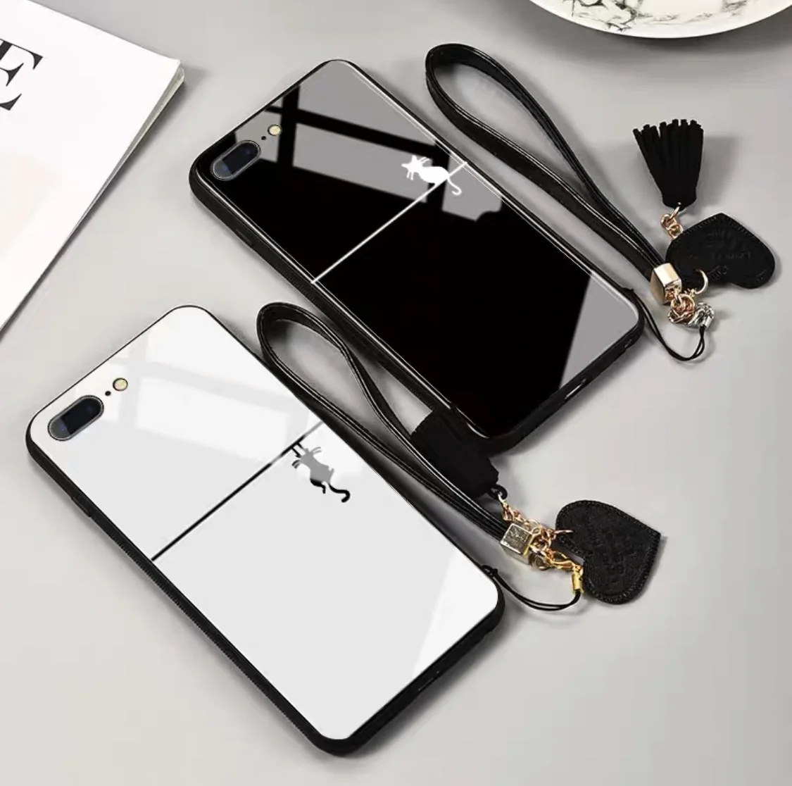 قاب موبایل آیفون گربه روی دیوار پشت گلس + بند ست