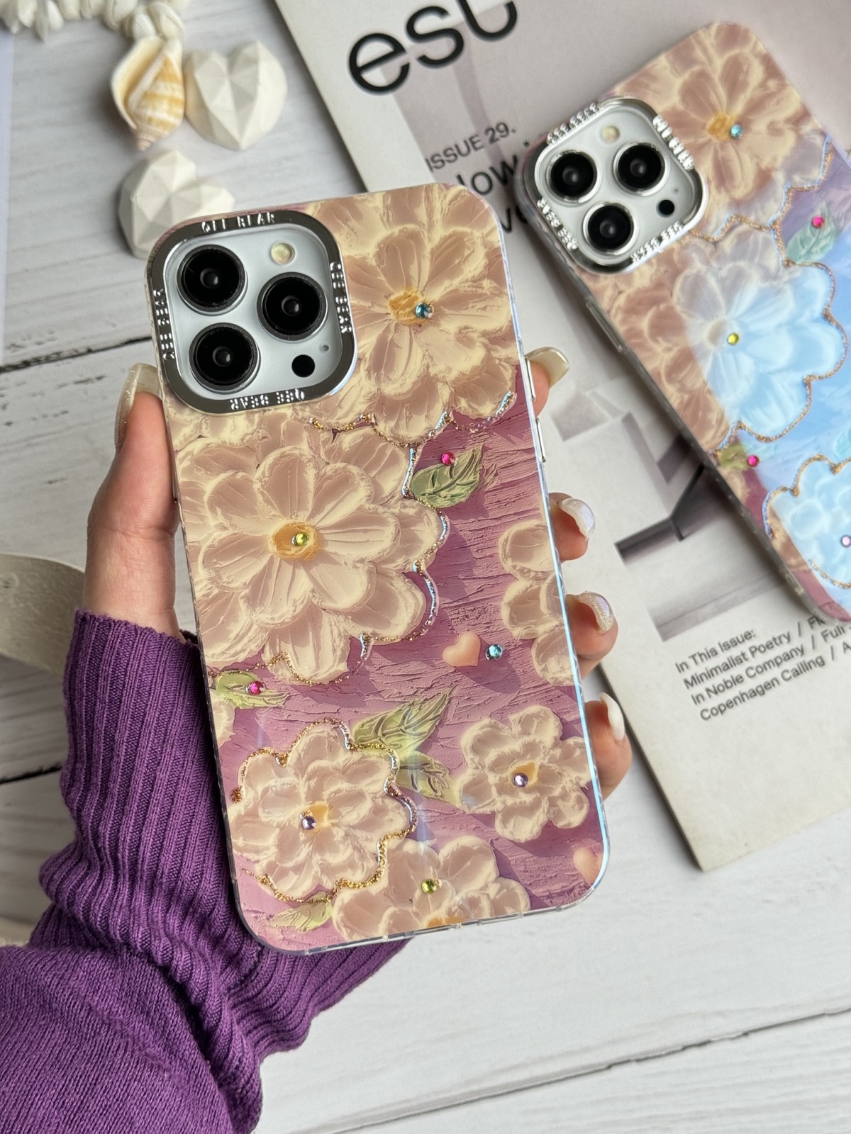 قاب موبایل آیفون گل خامه ای بنفش