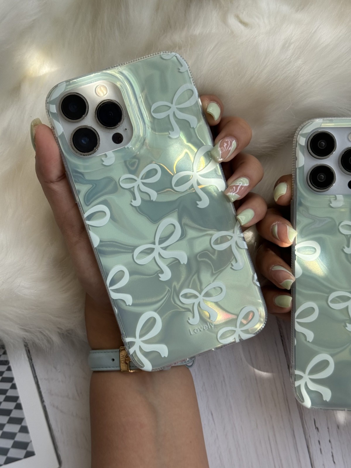 قاب موبایل پاپیون هلوگرامی سبز