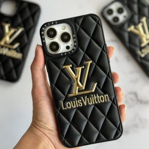 قاب موبایل آیفون لویی ویتون چرمی لوگو فلزی