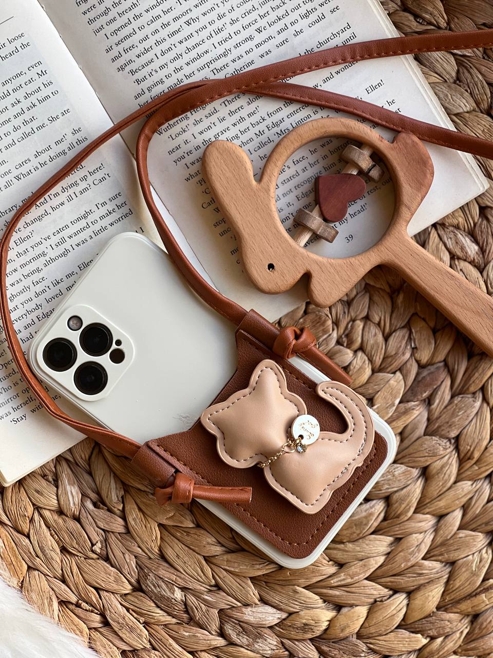 قاب موبایل آیفون گربه مینیمال جاکارتی دار محافظ لنزدار