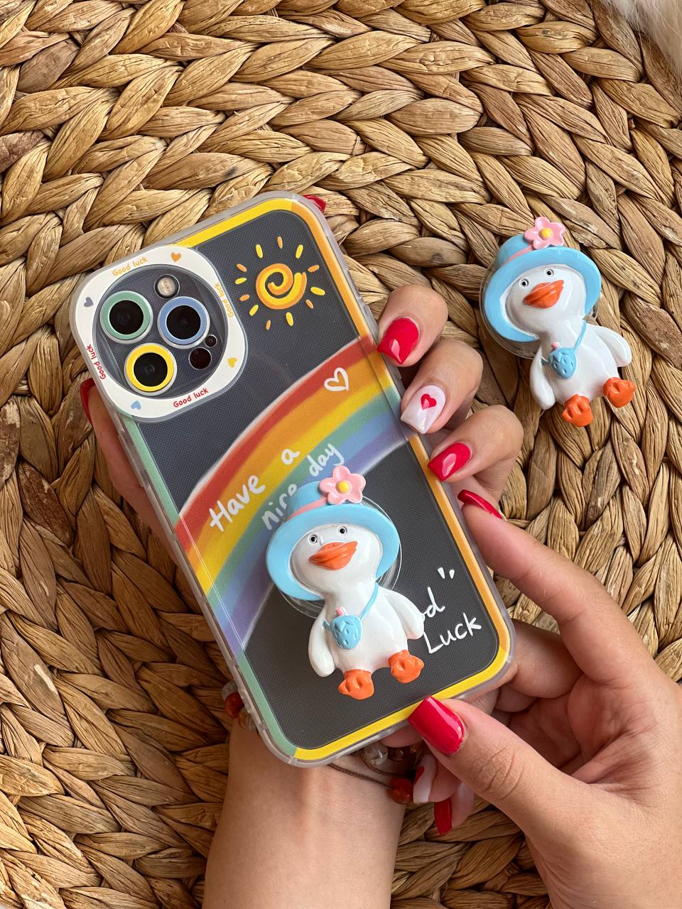 قاب موبایل آیفون خورشید و جوجه اردک رنگین کمان
