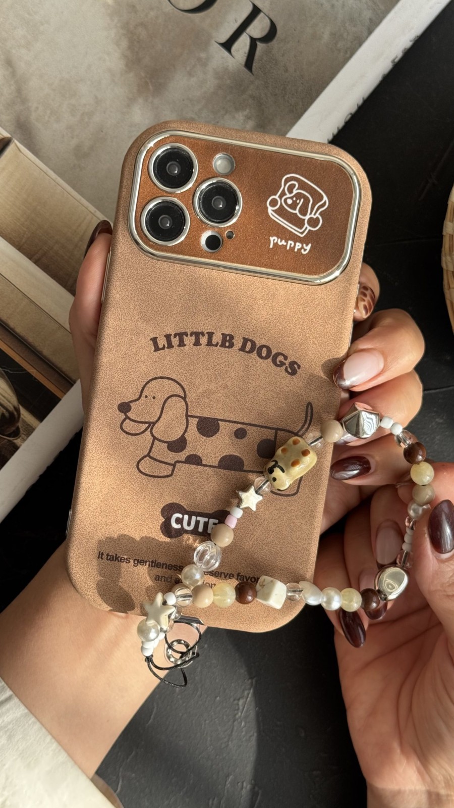 قاب موبایل ( آیفون ) کیوت پاپی خال خالی داکس هوند سوسیسی + بند