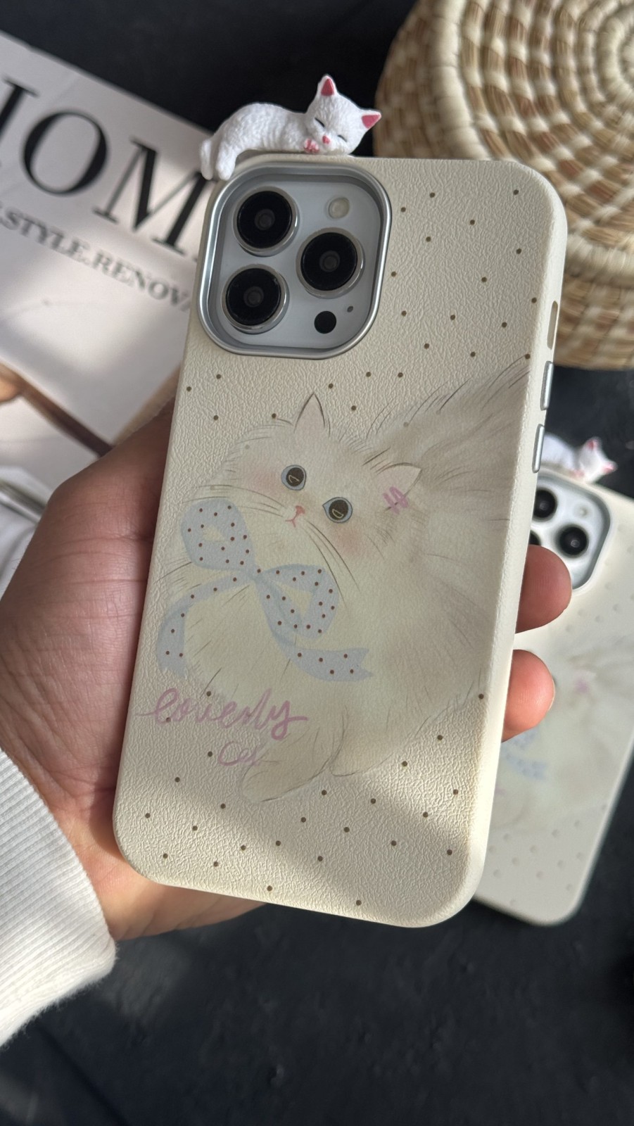 قاب موبایل آیفون گربه خوابالو خال خالی پاپیون