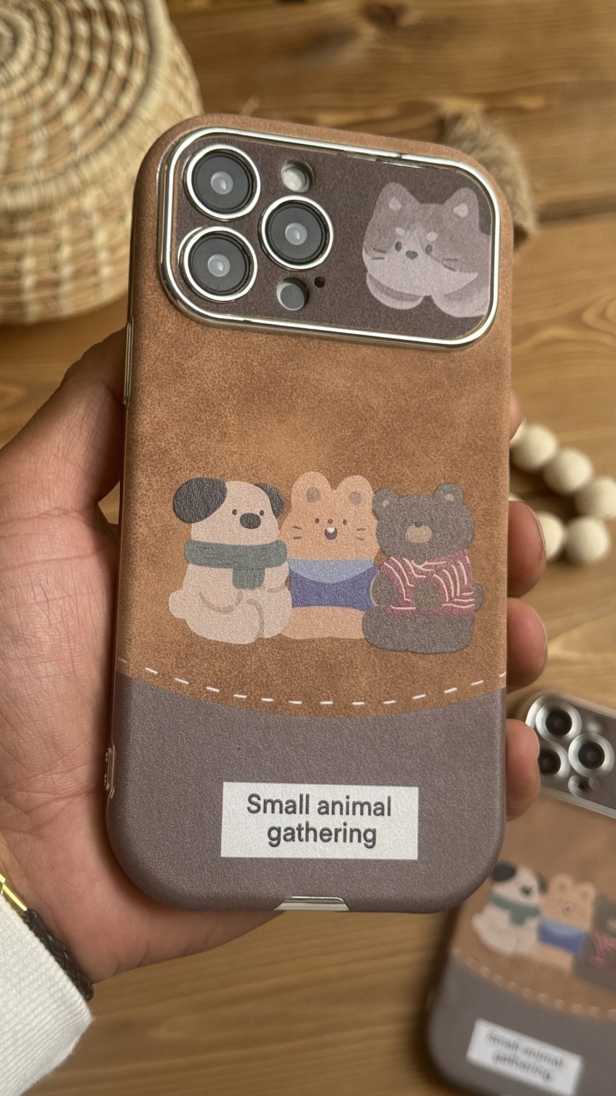 قاب موبایل آیفون مزرعه حیوانات قهوه ای دورنگ سنگشور