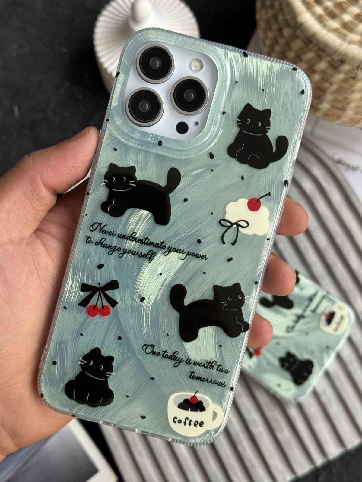 قاب موبایل آیفون گربه گیلاسی