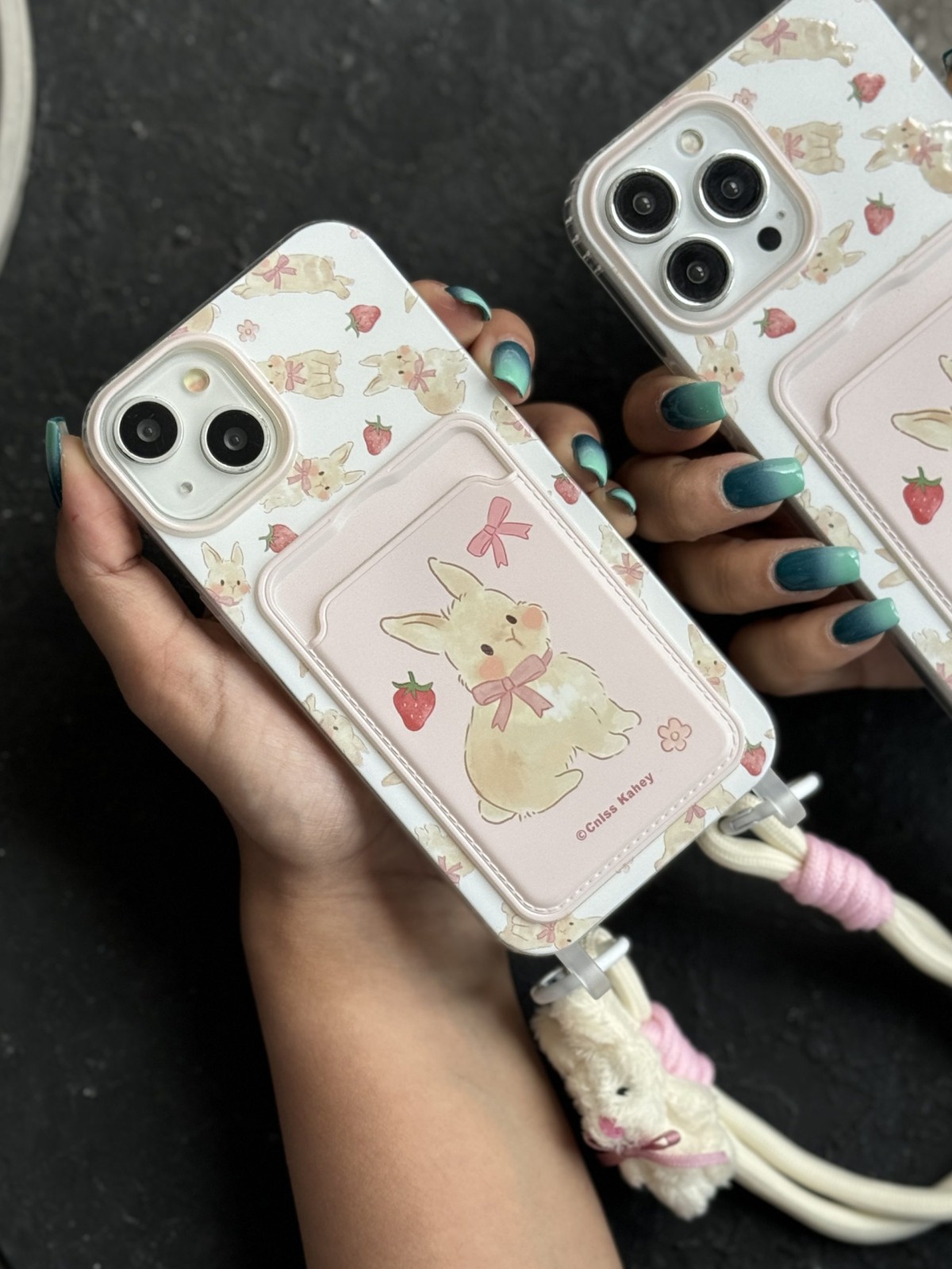 قاب موبایل آیفون خرگوش توت فرنگی پاپیون آویز و بند عروسکی