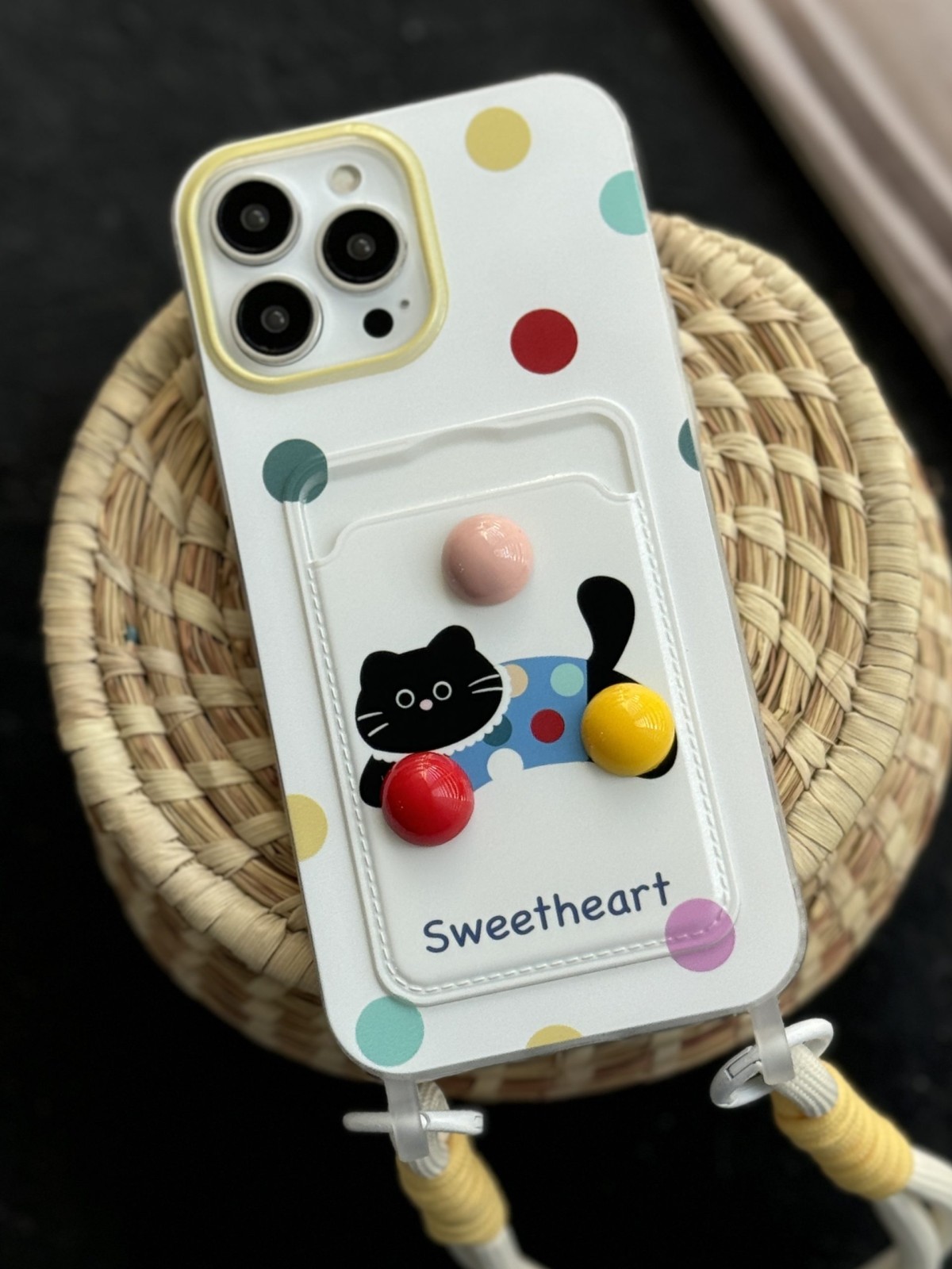 قاب موبایل آیفون گربه خوش قلب توپی جاکارتی بنددار
