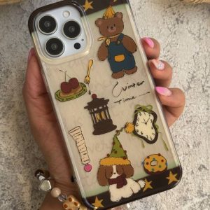 قاب موبایل ( آیفون ) خرس وینتر تایم قهوه ای + بندست