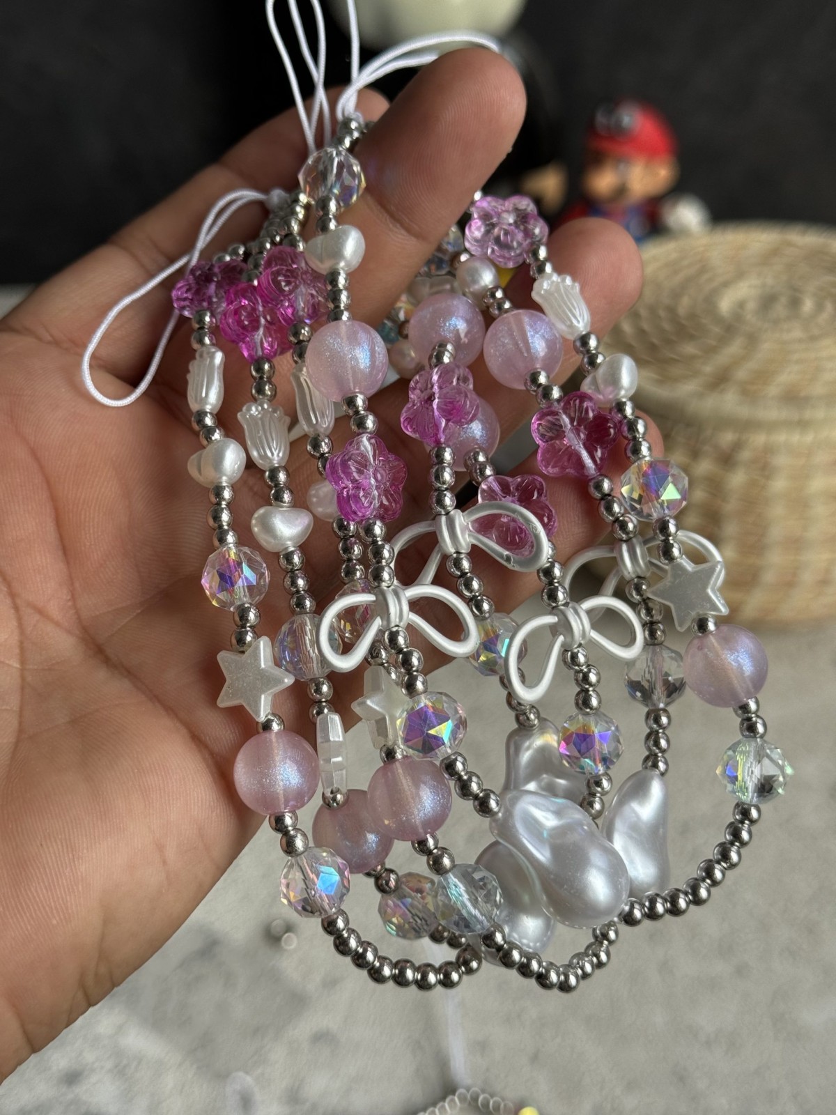 بند و آویز گل رز صورتی و پاپیون