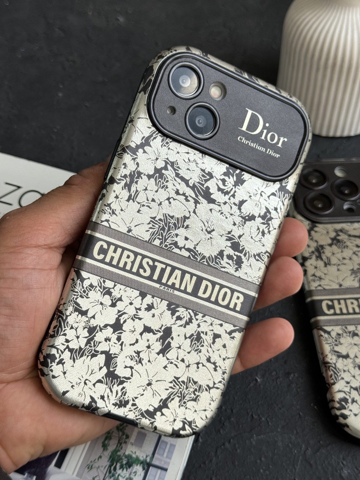 قاب موبایل آیفون دیور گلدار نقره ای محافظ لنزدار