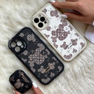 قاب موبایل آیفون خرس کاواس لویی ویتون